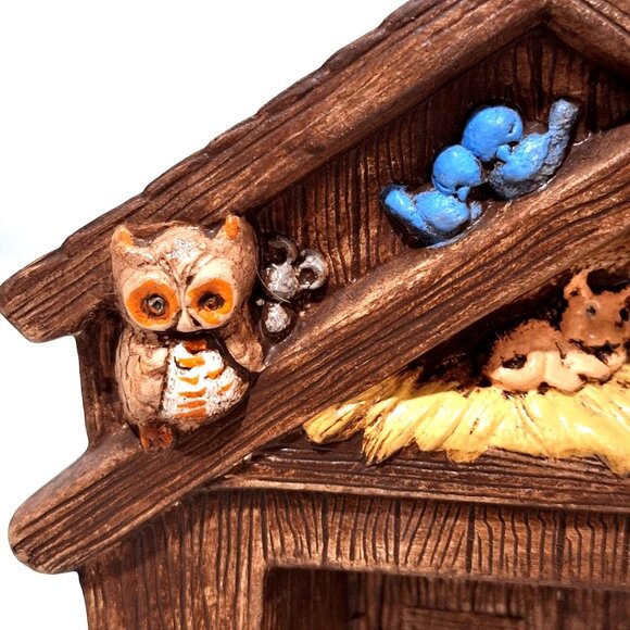 Vintage Ceramic Light Up Nativity Scene With Angel and Baby Jesus Figurines - Picture 14 of 16